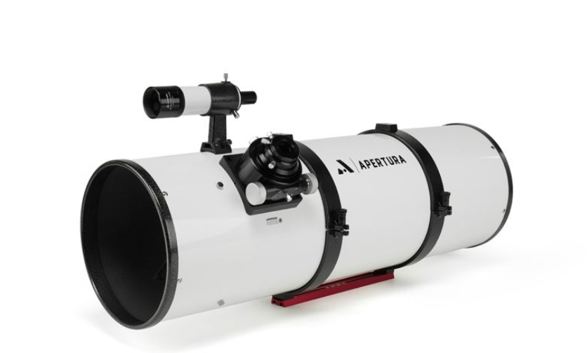 Apertura 10 f/4 Imaging Newtonian OTA left facing side view