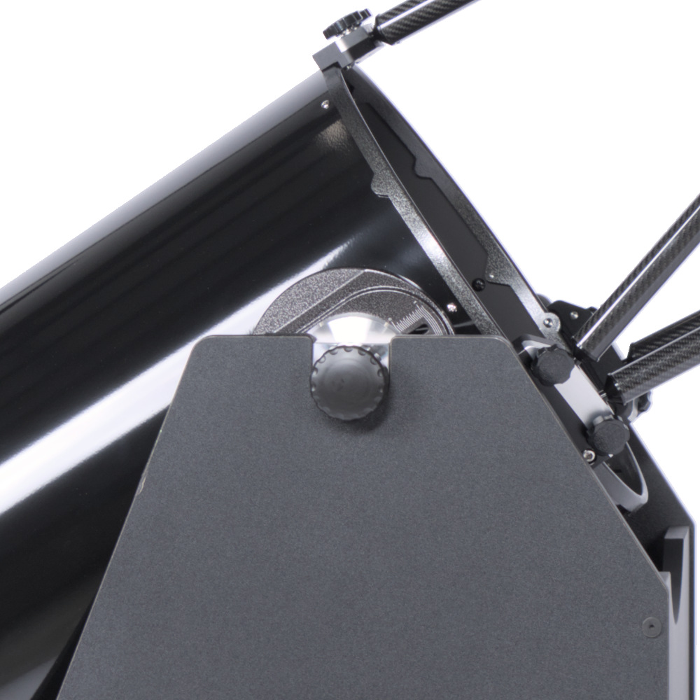 Close up of the side bearings resting on the rocker box