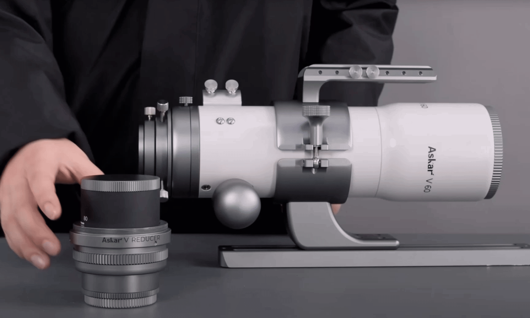Graphic depicting step two of changing the Askar V's lenses