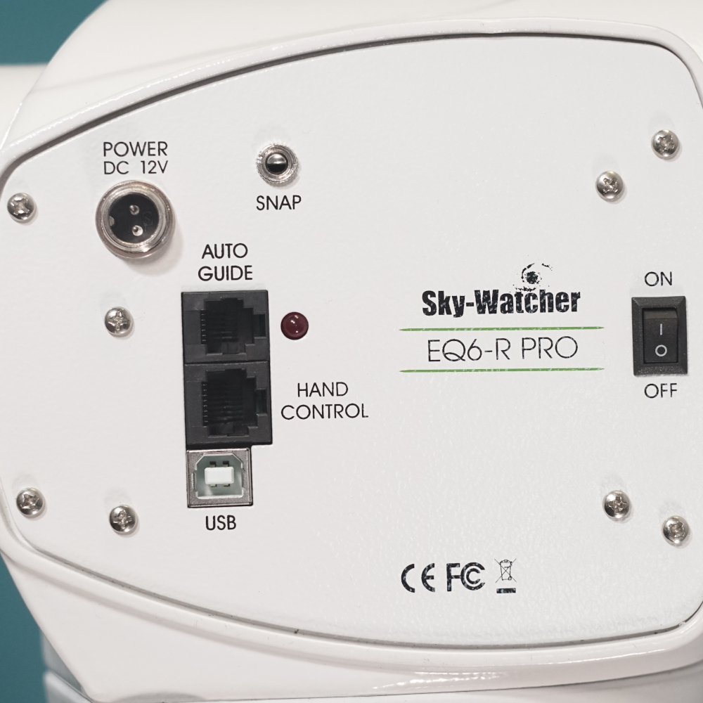 {{Faceplate of Sky-Watcher EQ6-R Pro showing ports and connectivity options}}