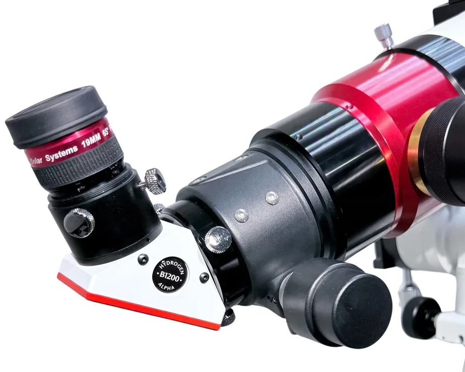 Close up of the rack and pinion focuser