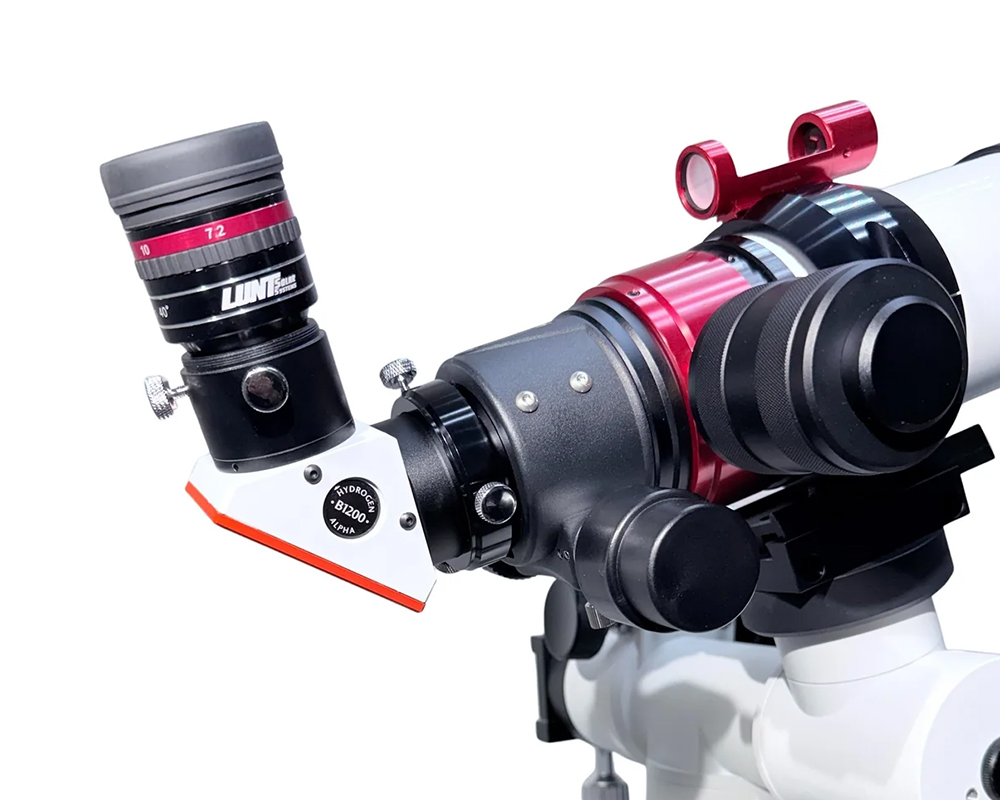 Close up of the rack and pinion focuser