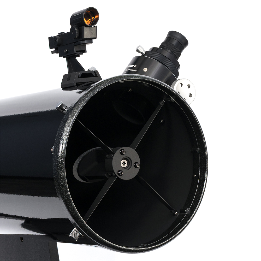 Close up of the Orion SkyQuest XT8 Classic Dobsonian's 6-inch aperture