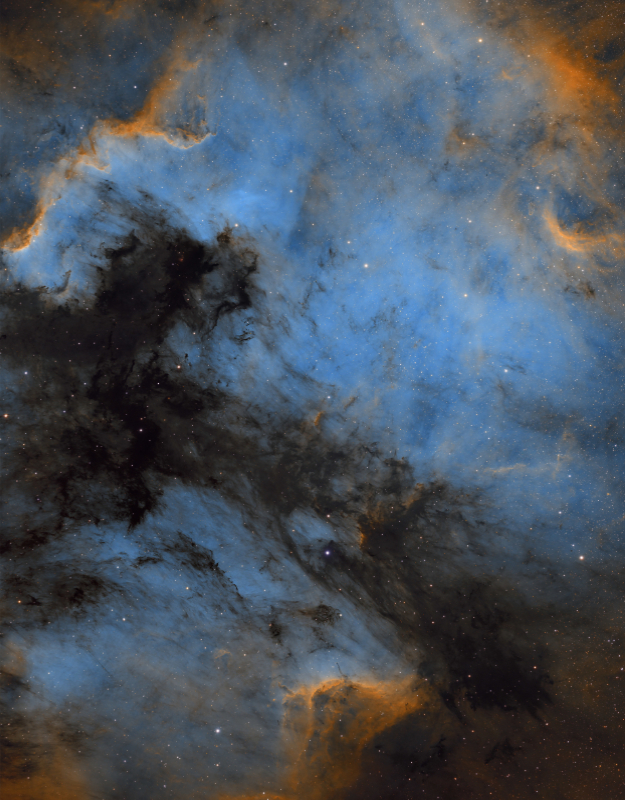 {{Apertura AD8 Dobsonian telescope, view of front of tube with eyepiece and spotting scope }}