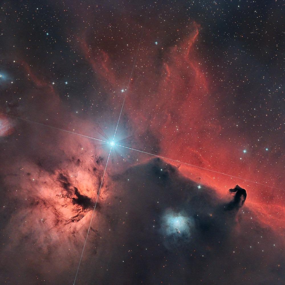 {{Apertura AD8 Dobsonian telescope, view of front of tube with eyepiece and spotting scope }}
