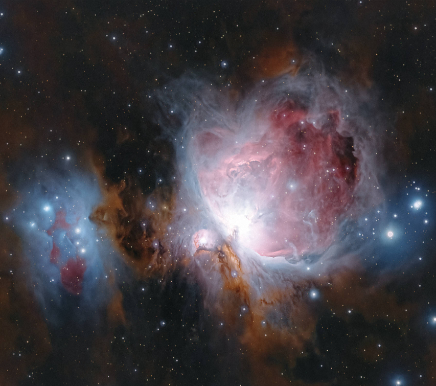 {{Apertura AD8 Dobsonian reflector telescope, front of tube facing camera}}
