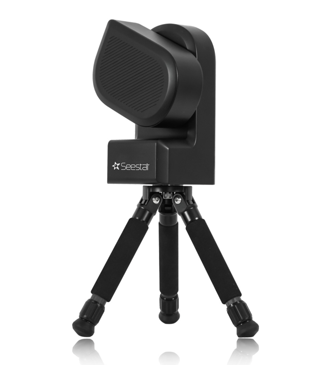 Apertura AD8 Dobsonian reflector telescope, view of tube left side with eyepiece and spotting scope