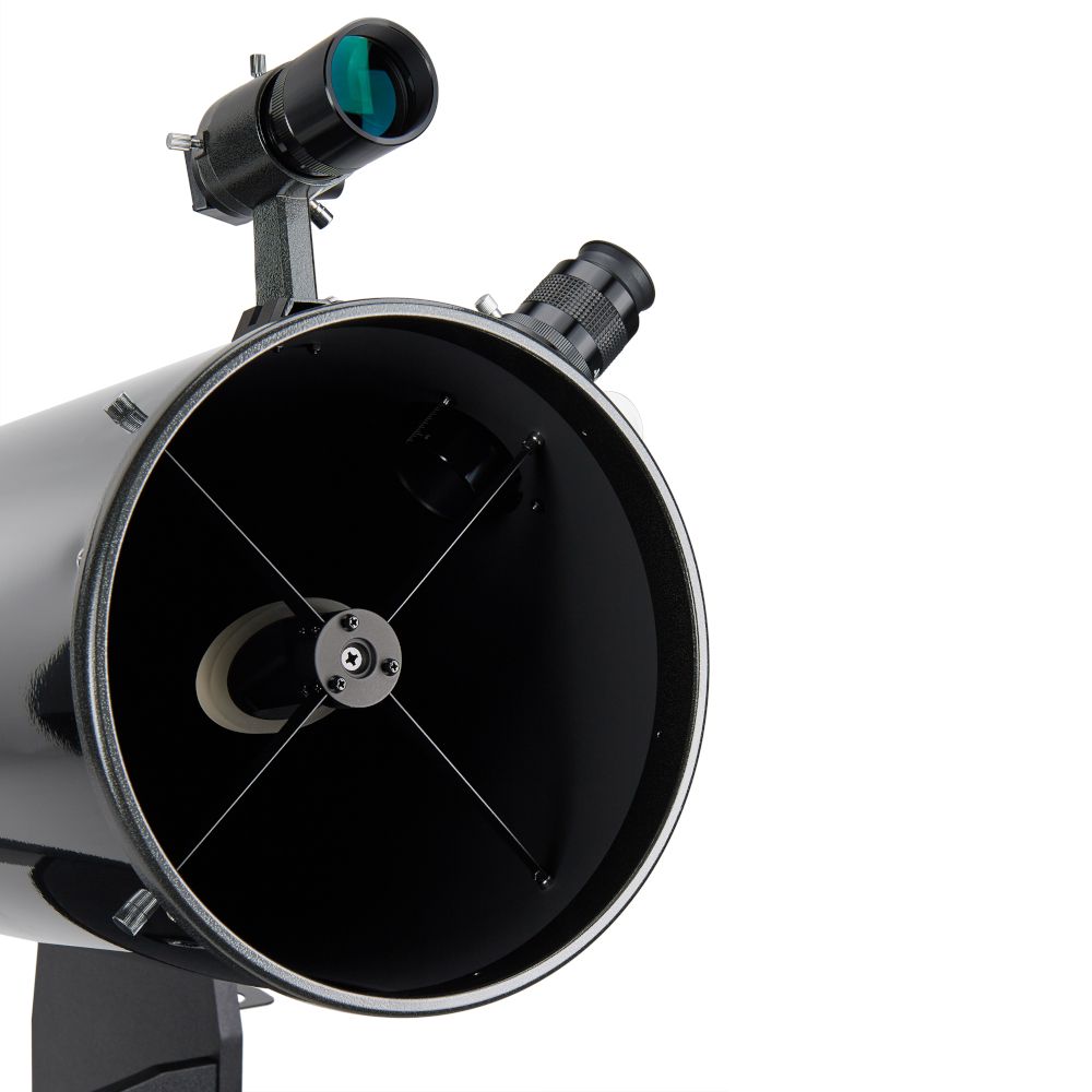 {{Apertura AD10 Dobsonian telescope, close up view of inside tube showing eyepiece and guide scope }}