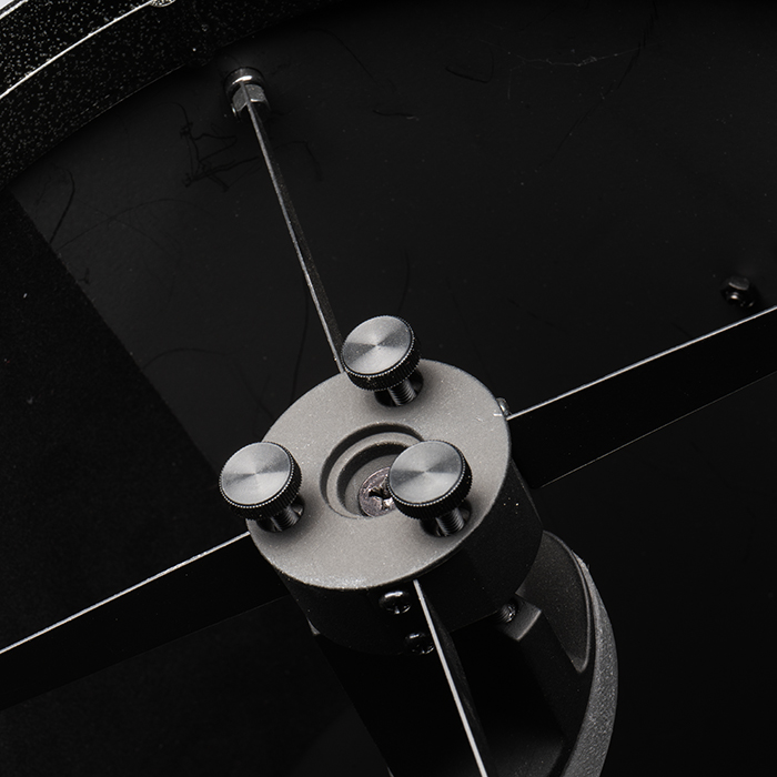 eyepiece rack attached to dobsonian base
